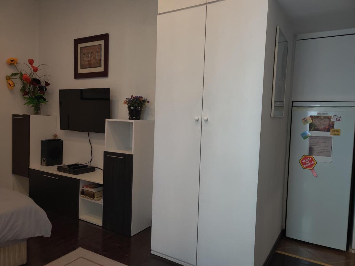 Slavija Square Apartment Cvetni Trg Белград Экстерьер фото