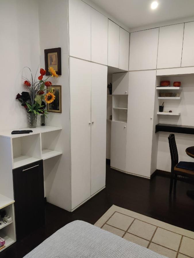 Slavija Square Apartment Cvetni Trg Белград Экстерьер фото